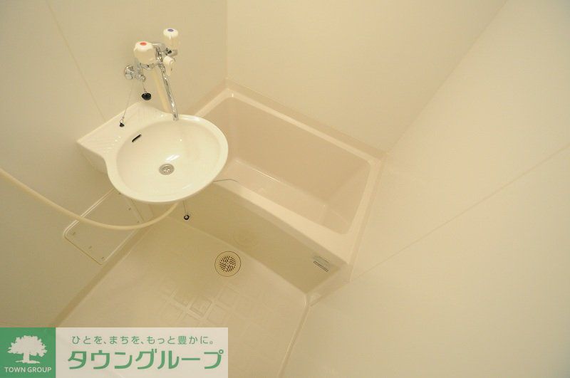 バス・シャワールーム　「同タイプの部屋の写真です」「現況優先」