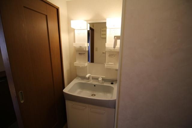 洗面設備　★嬉しい独立洗面台付き★