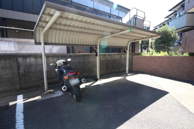その他共有部分　★屋根付き駐輪場です★