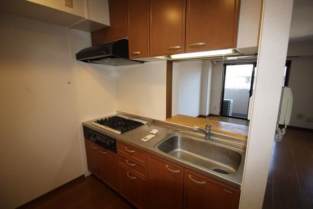 キッチン　★収納も付いていて便利なキッチンです★