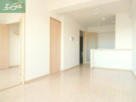 居室・リビング　別のお部屋の写真です。実際とは異なります。