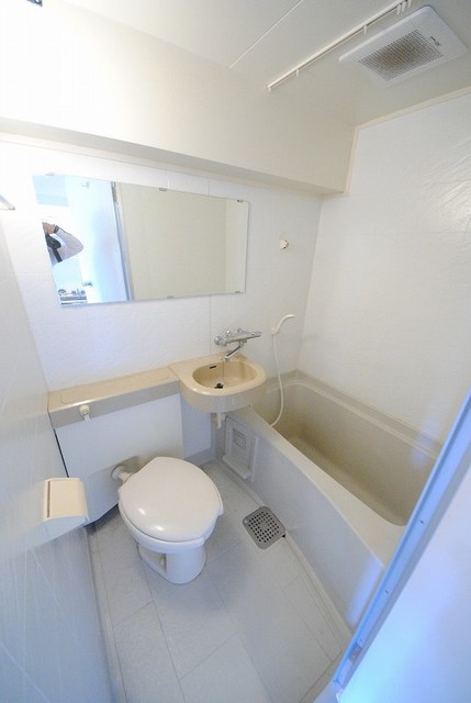 バス・シャワールーム　写真は７０９号室