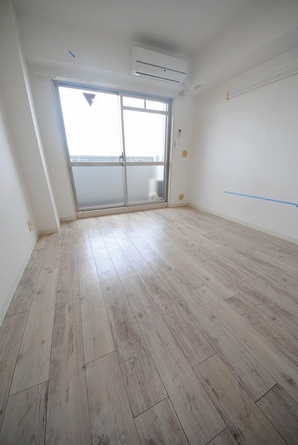 居室・リビング　写真は７０９号室