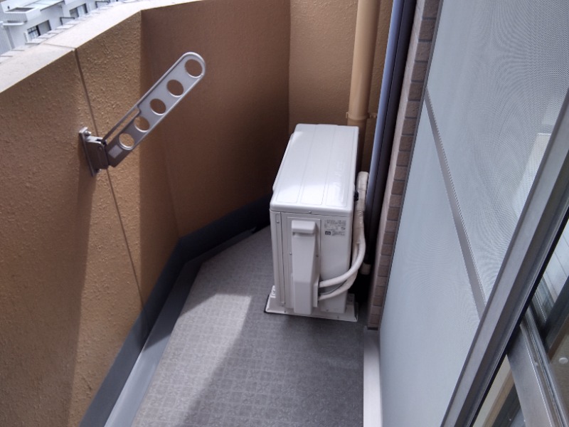 バルコニー　エアコン