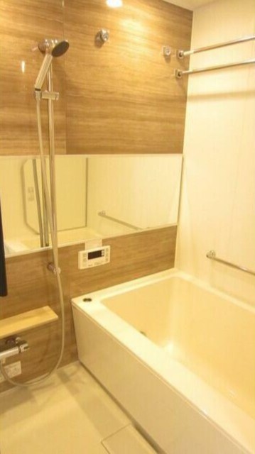 バス・シャワールーム　バスルーム