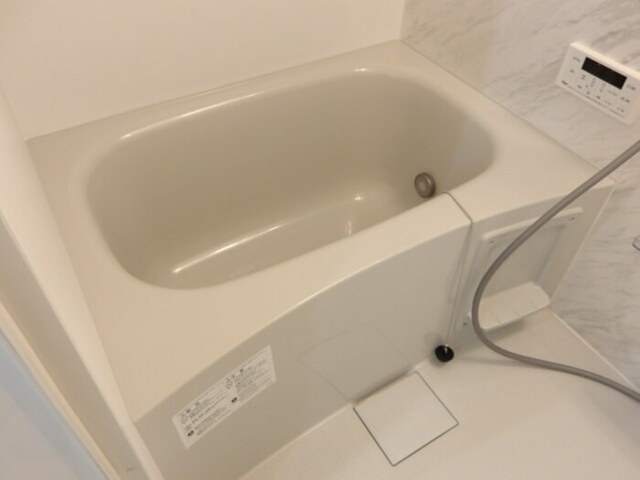 バス・シャワールーム　追い焚き給湯機能付き浴室