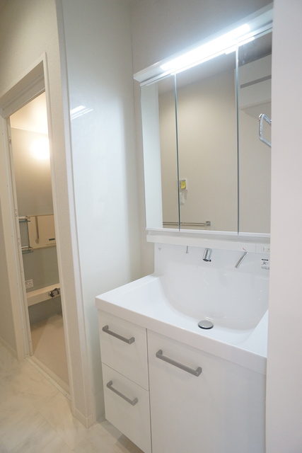 洗面設備　洗髪洗面化粧台なのでおでかけ準備もラクラクです☆