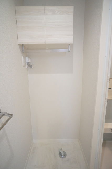 その他　洗濯機置き場は室内にあるので雨に濡れる心配はありません。