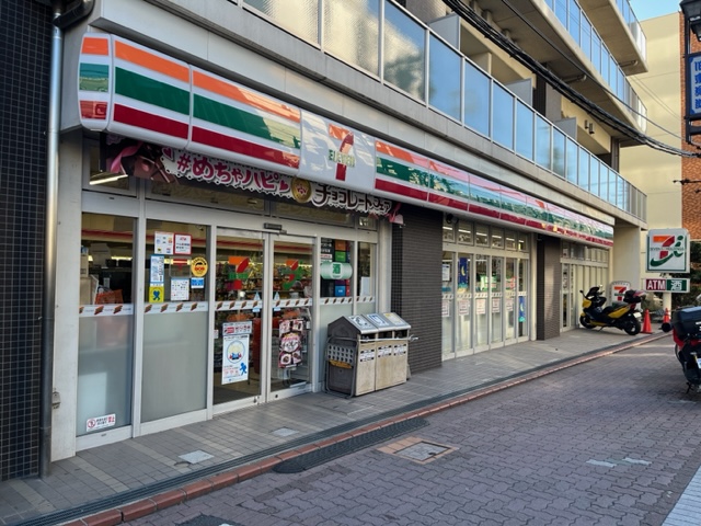 コンビニ　セブンイレブン 大田区美原通り店（コンビニ）まで64m