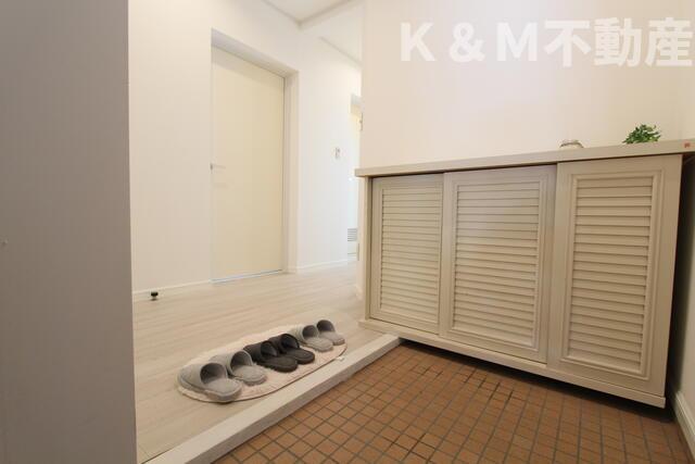 玄関　収納もある玄関です