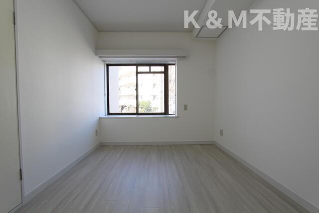 居室・リビング　こちらのリビングで趣味の時間をお楽しみください