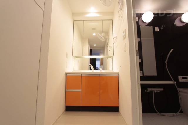 洗面設備　洗面脱衣スペースです。