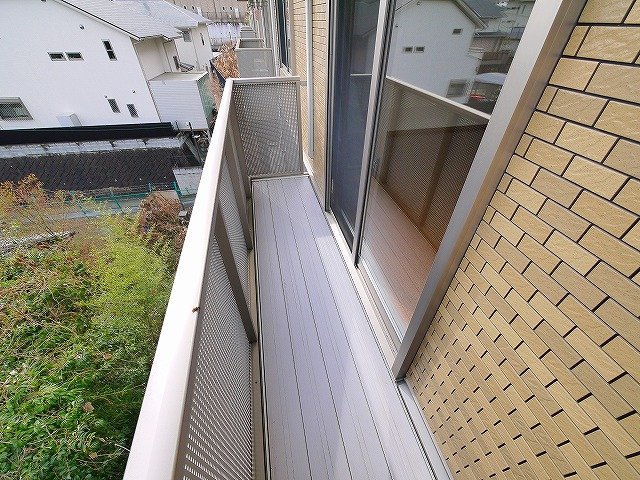 バルコニー　開放的で明るい空間を演出してくれるバルコニーです