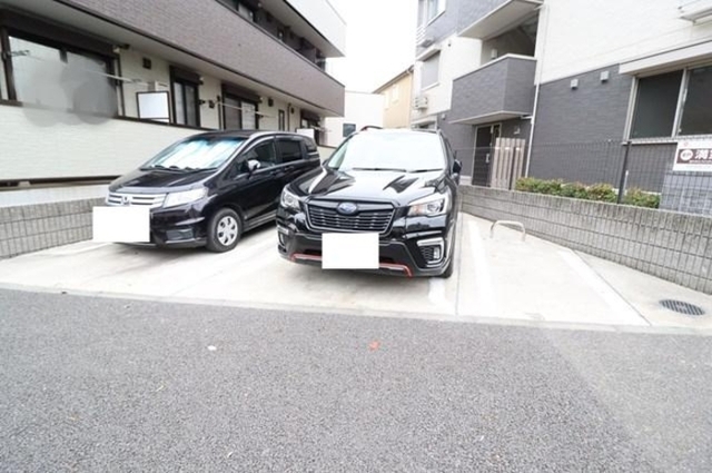 駐車場　駐車場