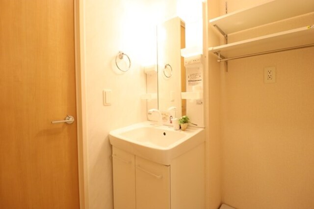 洗面設備　洗髪洗面化粧台