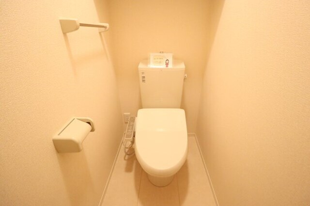 トイレ　温水洗浄暖房便座