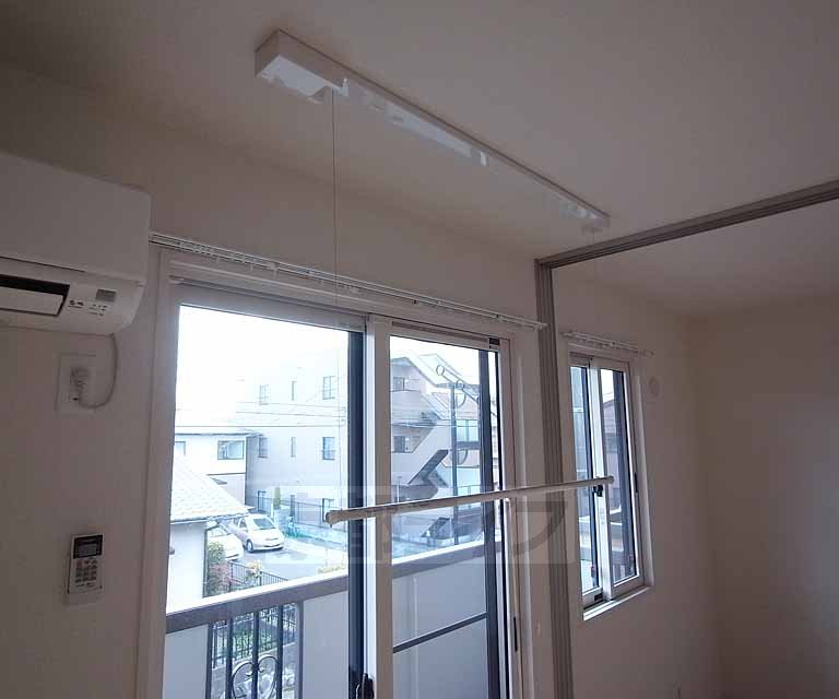 その他設備　室内干しが洗濯物が干せます