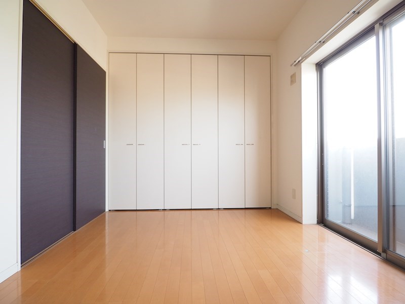 その他部屋・スペース　開口部の明るいお部屋です。