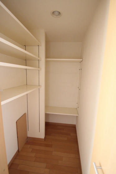 収納　※別部屋の写真です