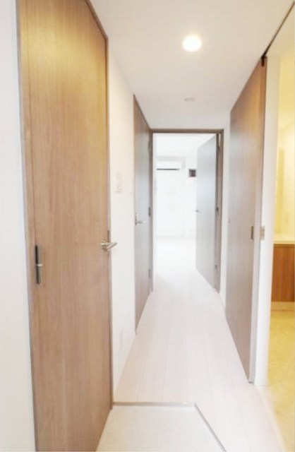 玄関　別部屋同仕様タイプ