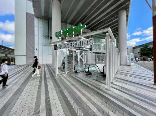 スーパー　サミットストア 桜木町コレットマーレ店（スーパー）まで566m
