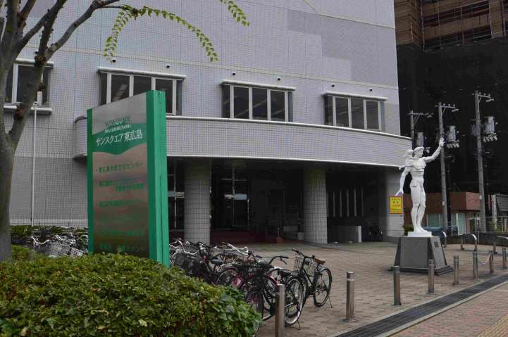 図書館　東広島市立サンスクエア児童青少年図書館（図書館）まで153m
