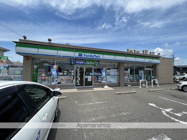 コンビニ　ファミリーマート一宮西浅井店（コンビニ）まで666m