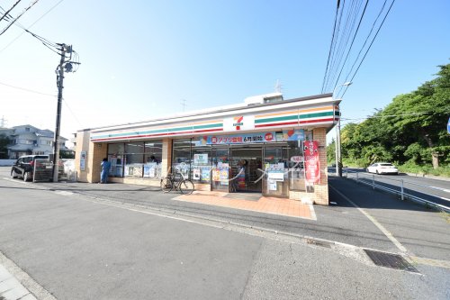 コンビニ　セブンイレブン横浜原宿４丁目店（コンビニ）まで175m