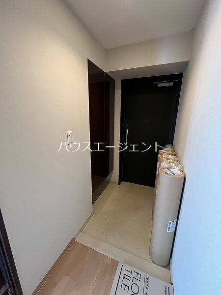 玄関　キレイな玄関です。※別号室参考写真