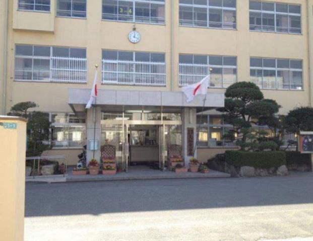 小学校　福岡市立小学校美和台小学校（小学校）まで530m