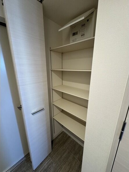 玄関　玄関にはシューズボックスも付いています！