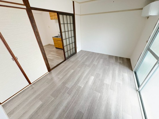 居室・リビング　※別の部屋の写真です