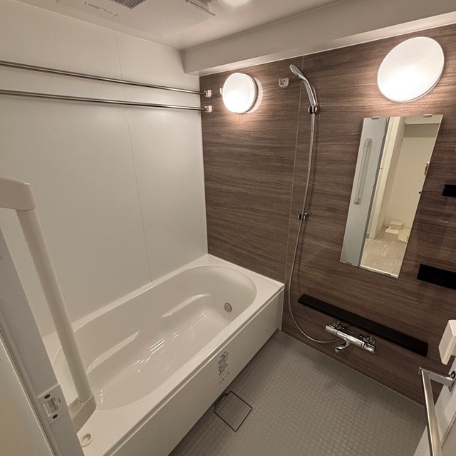 バス・シャワールーム　※写真は同タイプ住戸です。