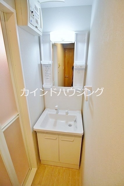洗面設備　シャンプードレッサー