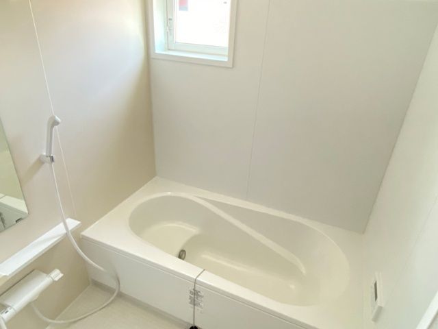 バス・シャワールーム　一日の疲れを癒してくれる一坪バスです