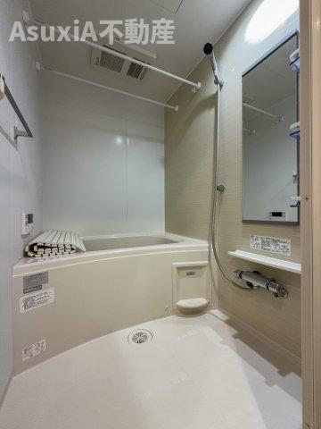 バス・シャワールーム　別タイプのお部屋の写真です