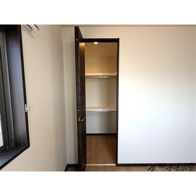 収納　ウォークインクローゼット