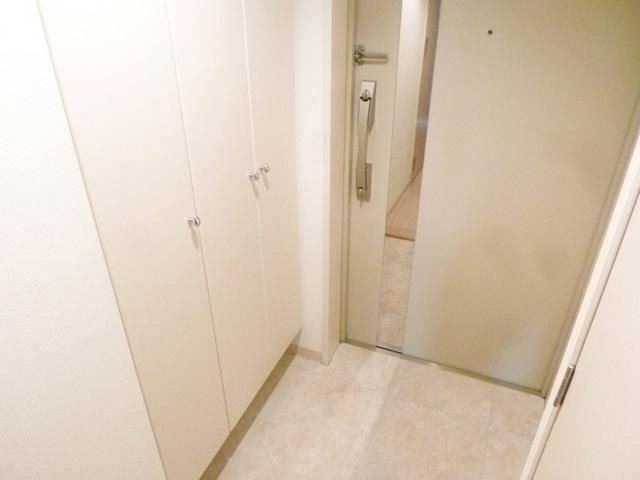 玄関　ディンプルキー、ダブルロック採用