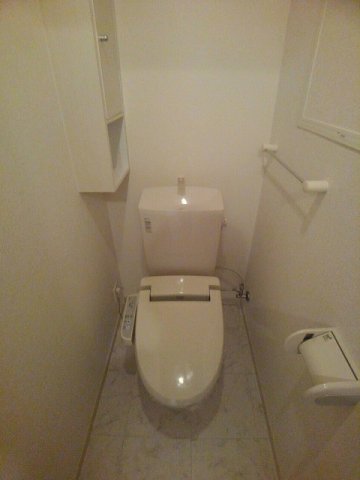 トイレ　落ち着いたトイレです
