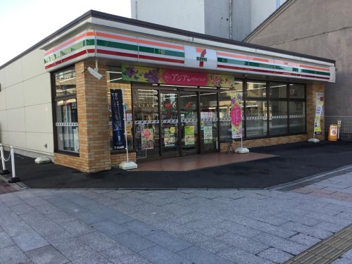 コンビニ　セブンイレブン 一宮栄3丁目店（コンビニ）まで532m