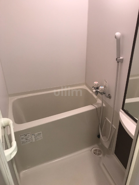 バス・シャワールーム　違うお部屋の写真です。ご参考までに