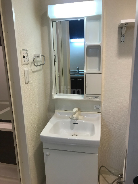 洗面設備　違うお部屋の写真です。ご参考までに