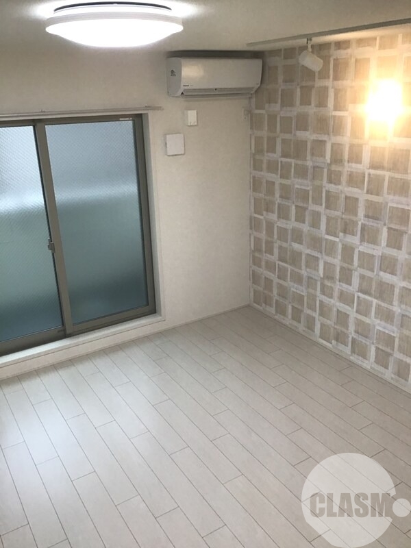 居室・リビング　エアコン、照明器具付き♪