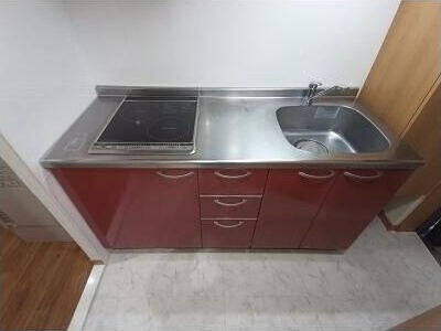 キッチン　※反転タイプ別号室の写真です。
