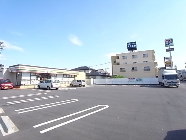 コンビニ　セブンイレブン（コンビニ）まで540m