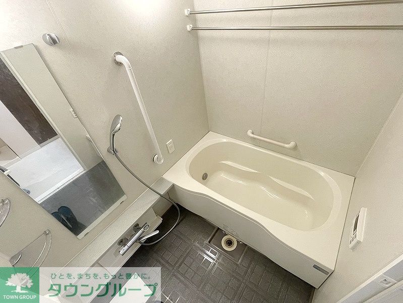 バス・シャワールーム　お問合せは(株)タウンハウジングレジデンス事業部　赤坂店・…