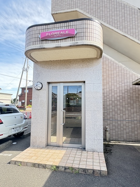 駐車場　広くて停めやすい駐車場