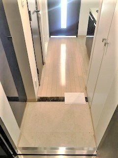 玄関　※同タイプの別のお部屋です。