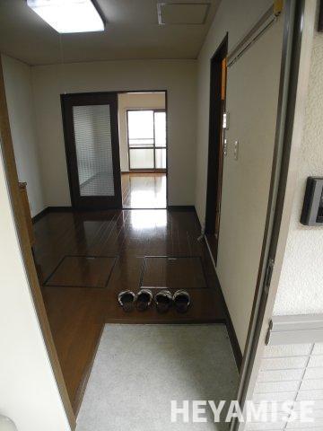 玄関　※同間取りの別の階のお部屋の画像です※