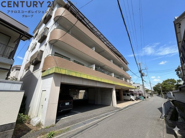 建物外観　敷地内駐車場あり！